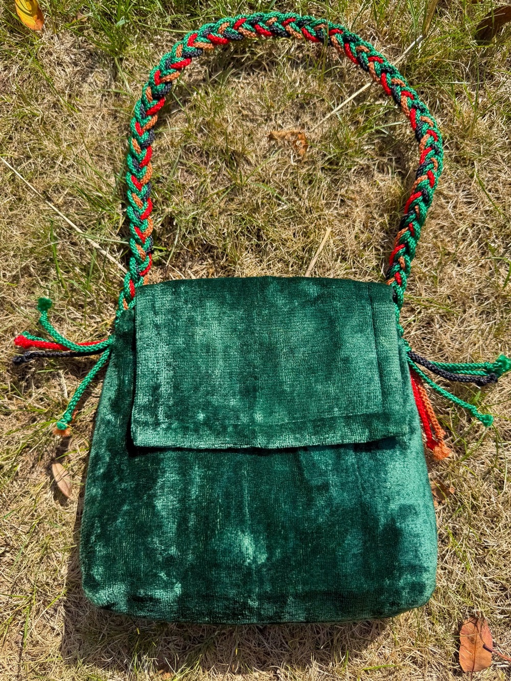 Vintage 1960s 1970s GREEN FAIRYCORE PURSE Velvet Velour Braided Strap Red Bag